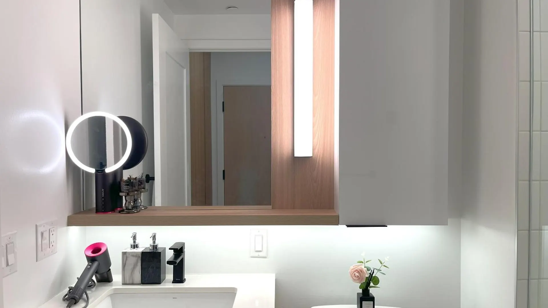 Deluxe Penthouse Two Bedrooms Suites Skyline Cn Tower Lakeview Dt Toronto Infivilla