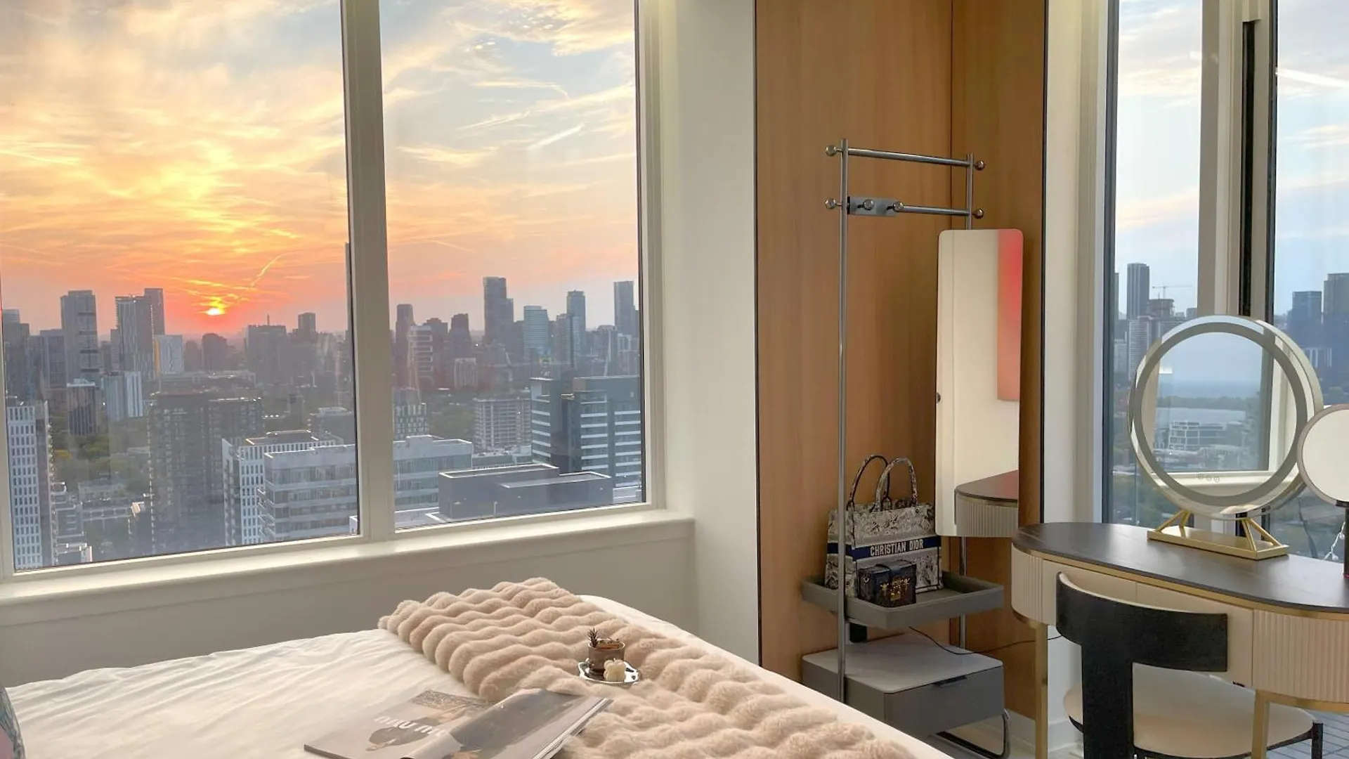 Deluxe Penthouse Two Bedrooms Suites Skyline Cn Tower Lakeview Dt Toronto Infivilla Hotel apartamentowy