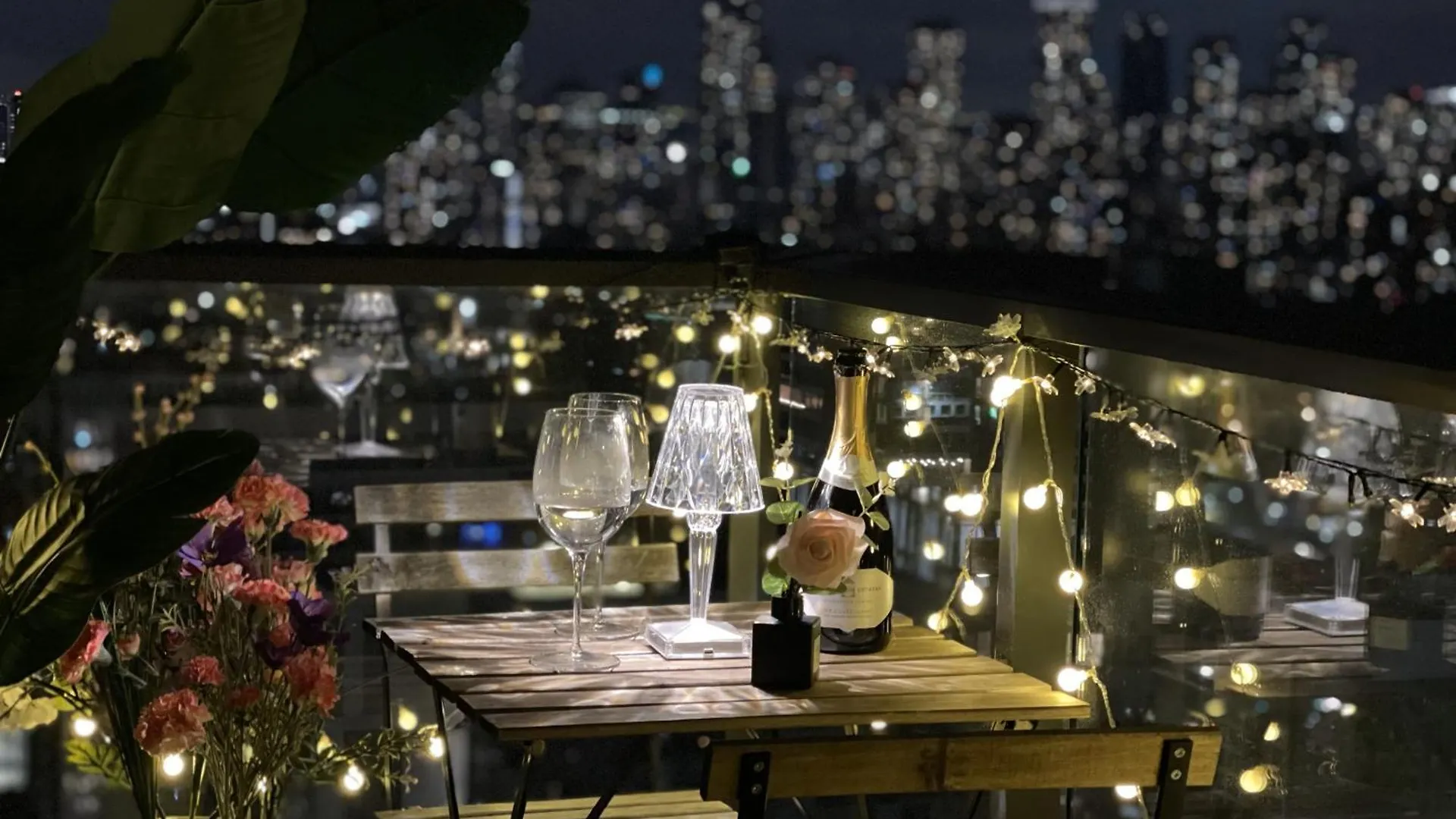 Deluxe Penthouse Two Bedrooms Suites Skyline Cn Tower Lakeview Dt Toronto Infivilla