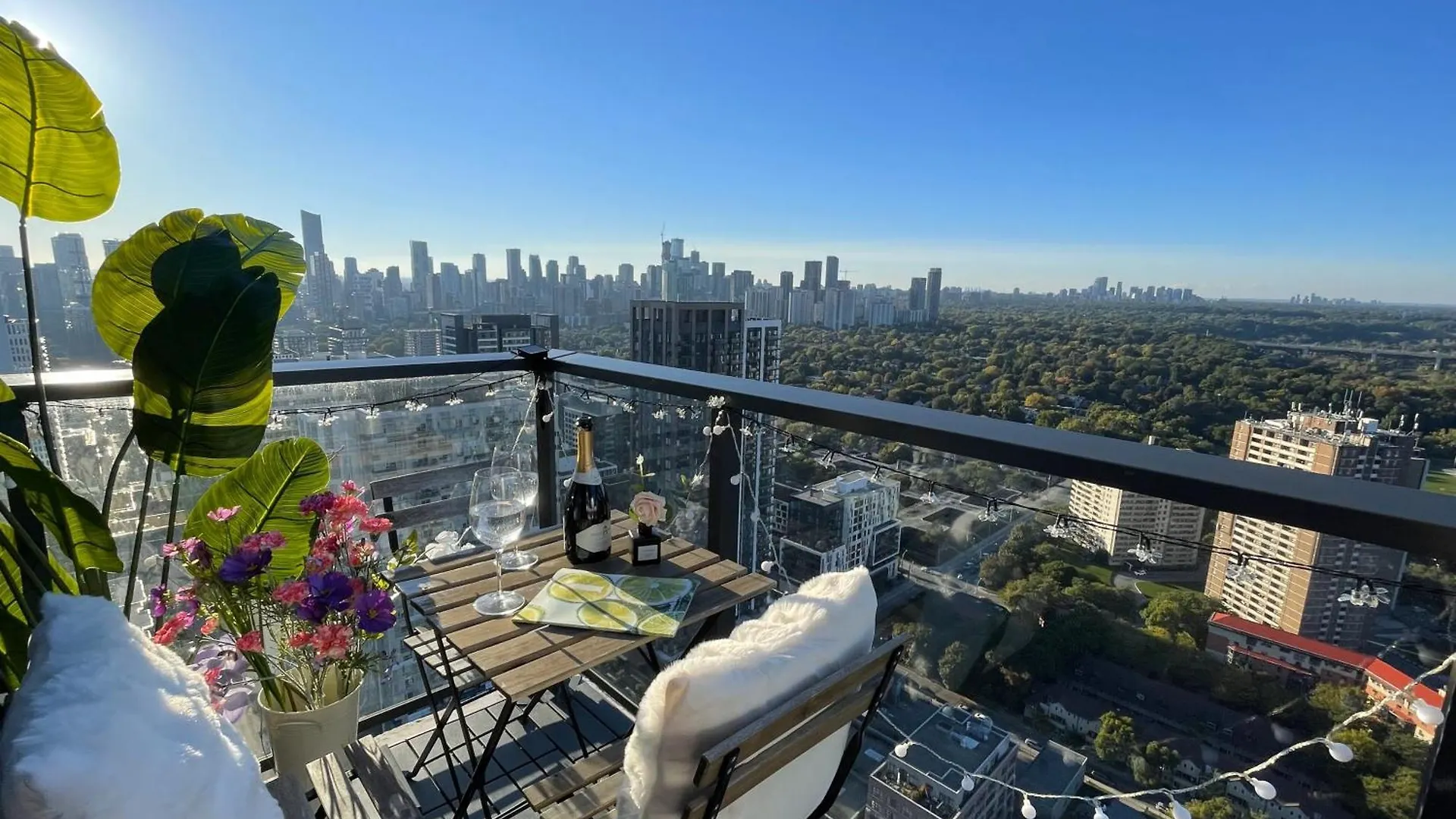 Deluxe Penthouse Two Bedrooms Suites Skyline Cn Tower Lakeview Dt Toronto Infivilla Aparthotel