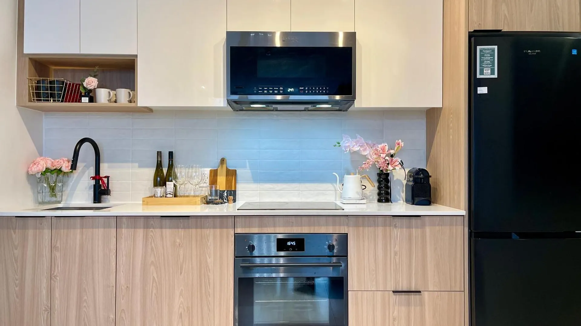 Deluxe Penthouse Two Bedrooms Suites Skyline Cn Tower Lakeview Dt Toronto Infivilla Aparthotel