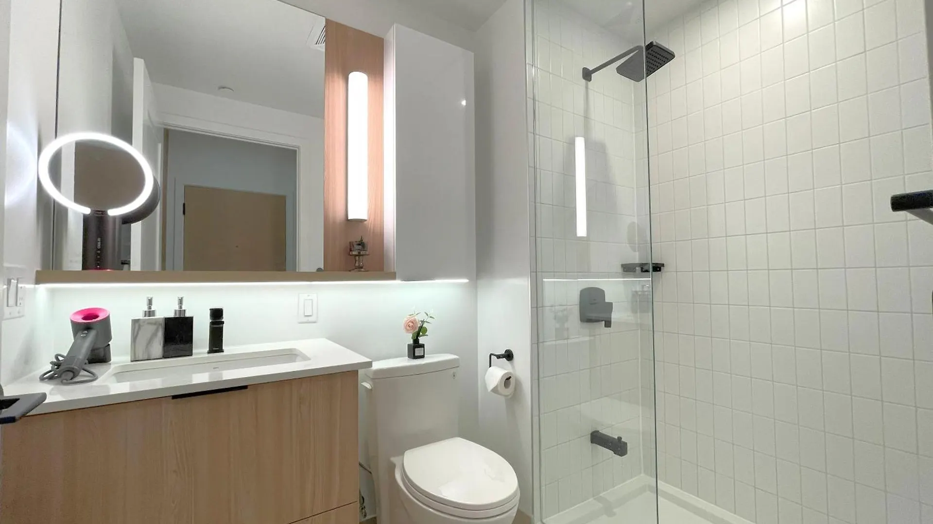 Deluxe Penthouse Two Bedrooms Suites Skyline Cn Tower Lakeview Dt Toronto Infivilla Aparthotel