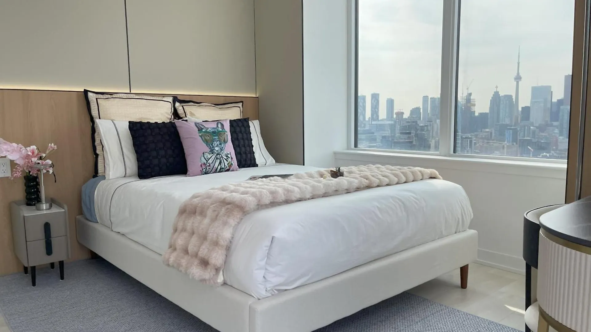 Aparthotel Deluxe Penthouse Two Bedrooms Suites Skyline Cn Tower Lakeview Dt Toronto Infivilla Canada