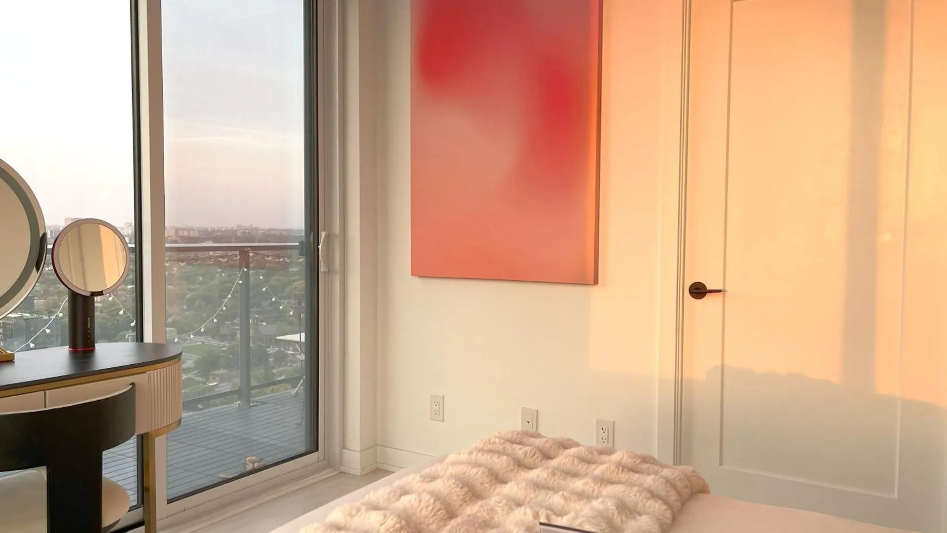 Deluxe Penthouse Two Bedrooms Suites Skyline Cn Tower Lakeview Dt Toronto Infivilla Canada