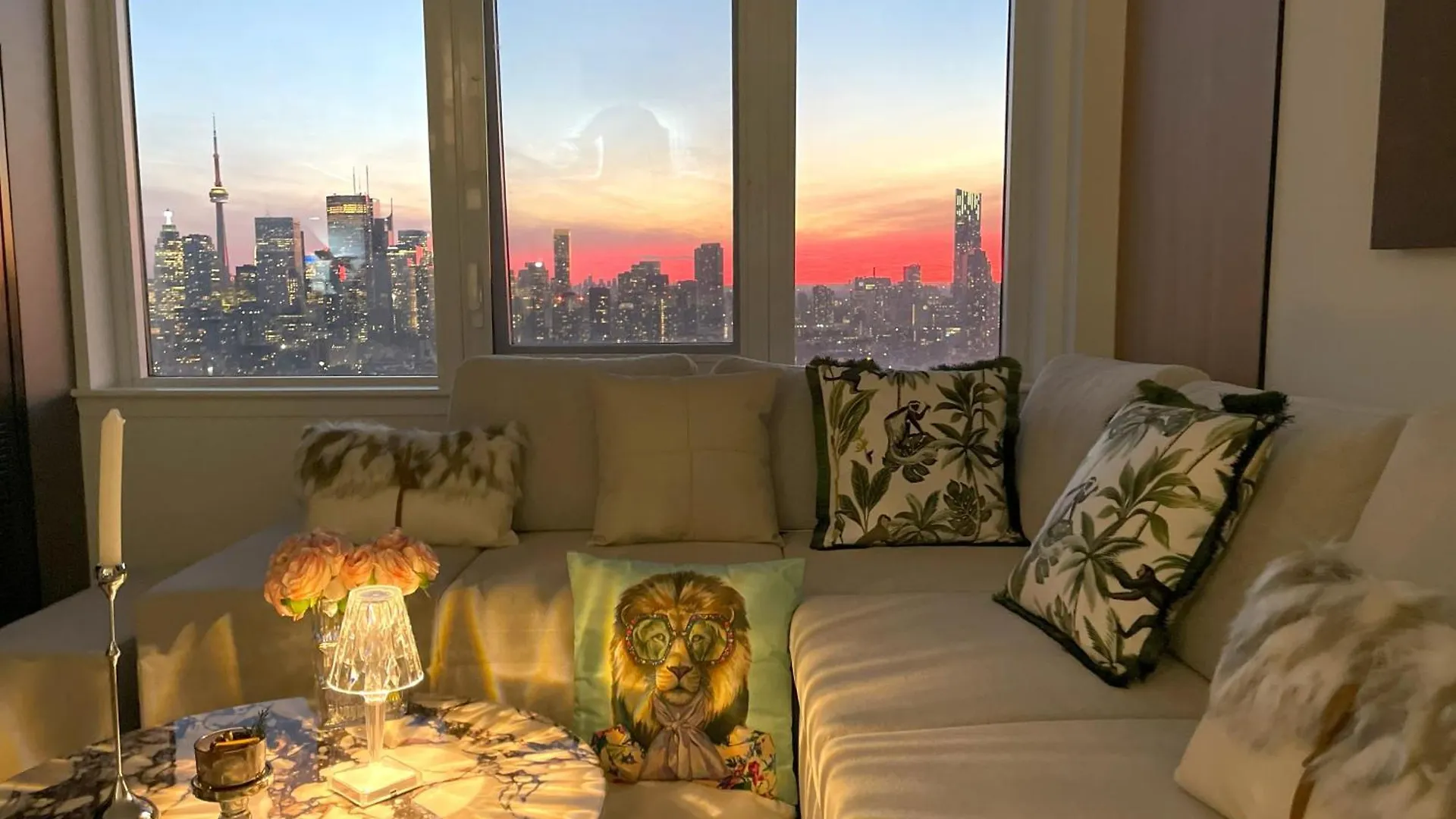 Deluxe Penthouse Two Bedrooms Suites Skyline Cn Tower Lakeview Dt Toronto Infivilla Canada