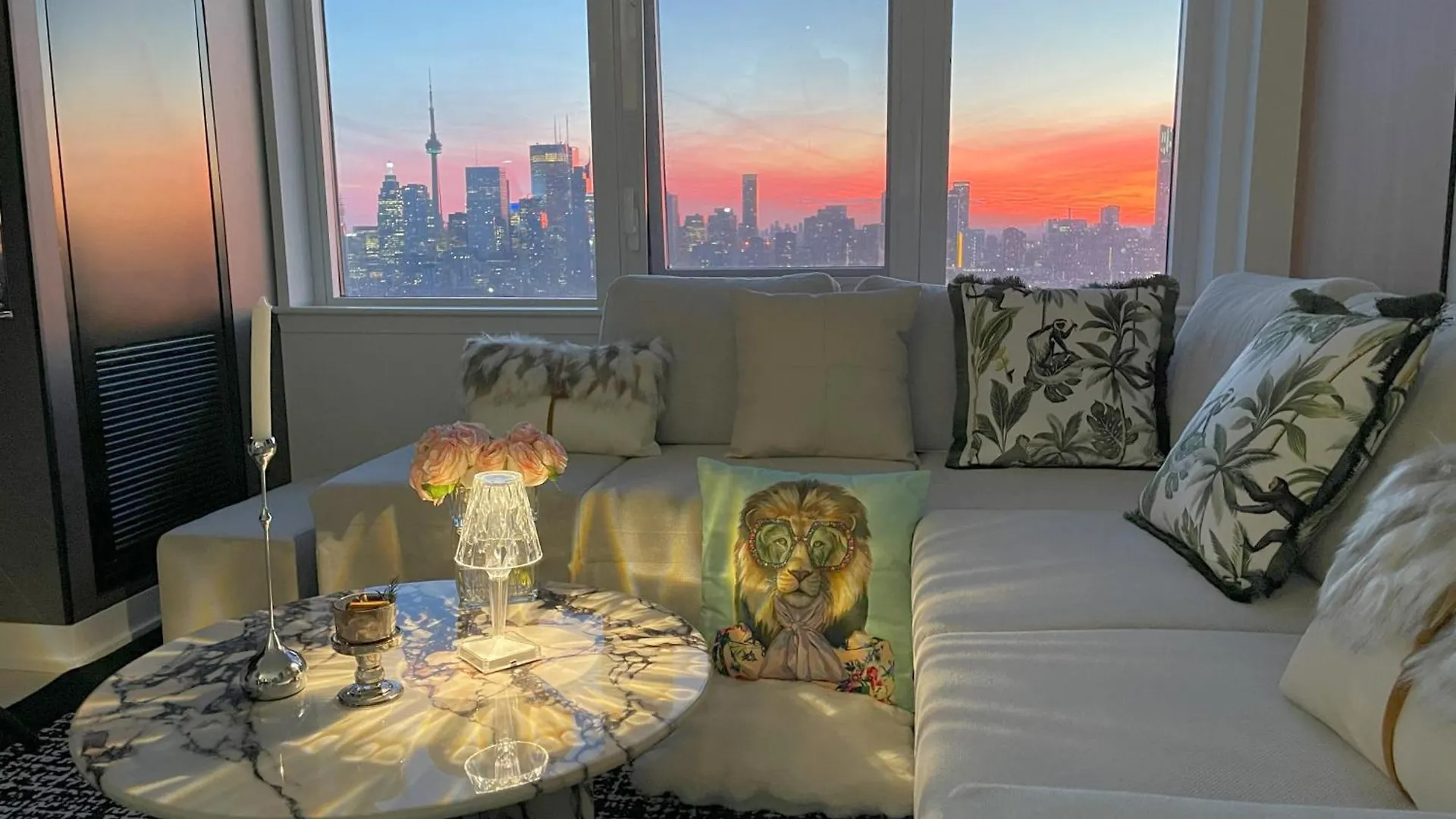Deluxe Penthouse Two Bedrooms Suites Skyline Cn Tower Lakeview Dt Toronto Infivilla