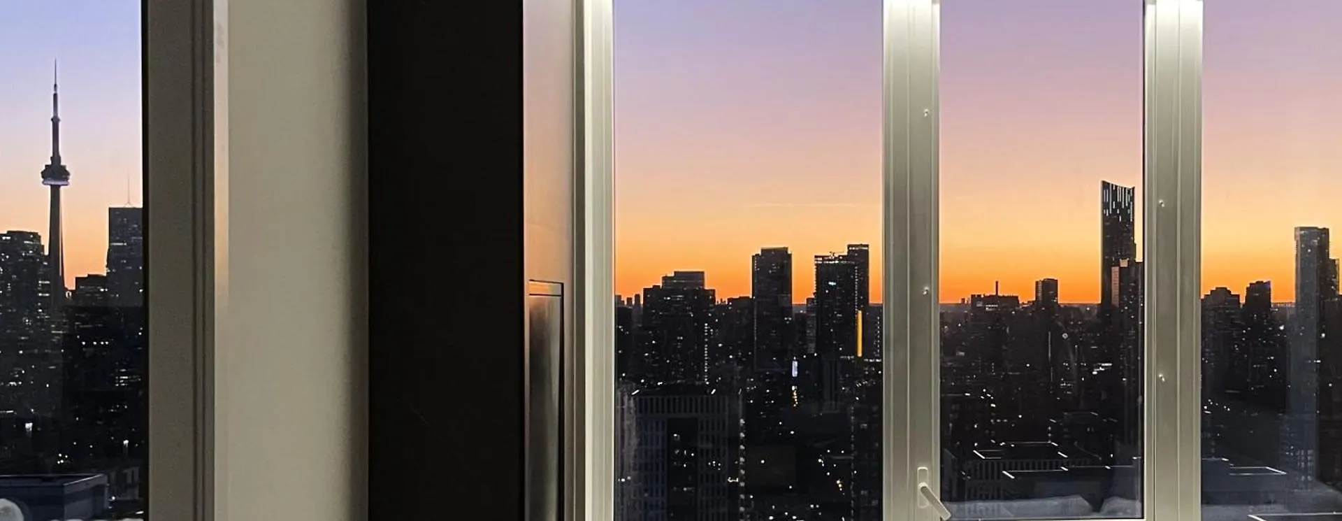 Deluxe Penthouse Two Bedrooms Suites Skyline Cn Tower Lakeview Dt Toronto Infivilla